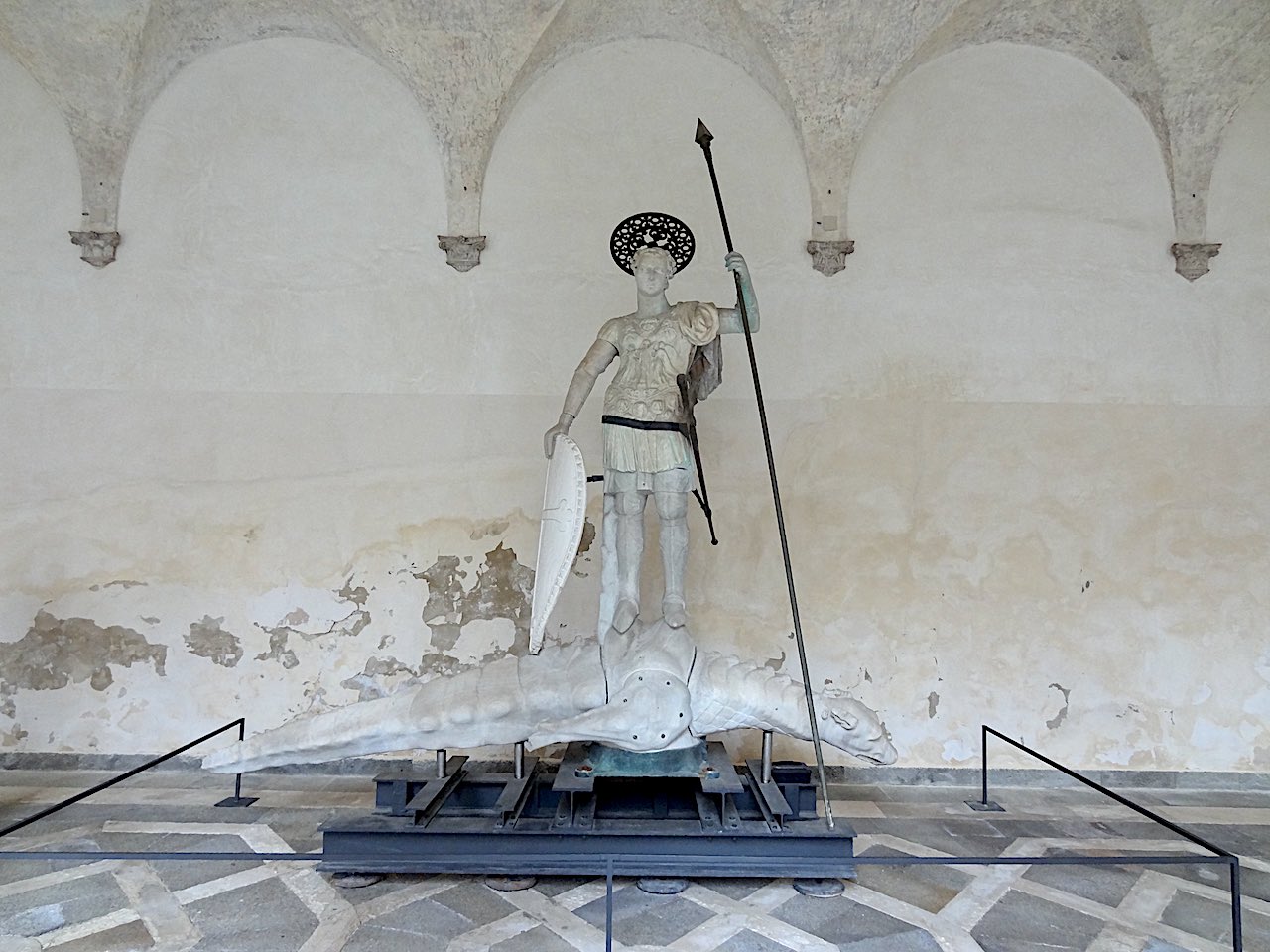 statue de Saint-Marc terrassant le dragon dans le palais des Doges