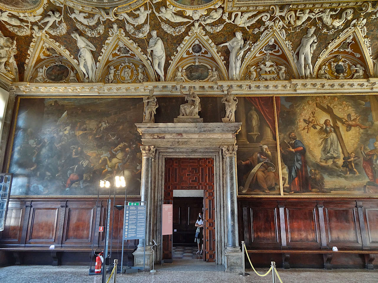 Sala delle Quattro Porte du palais des Doges de Venise