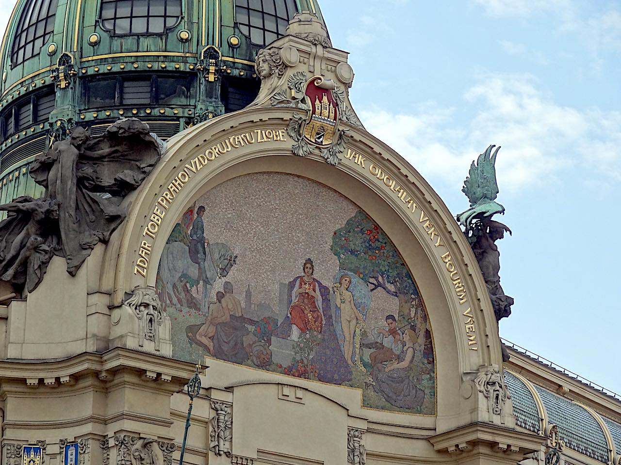 façade de la maison municipale de Prague