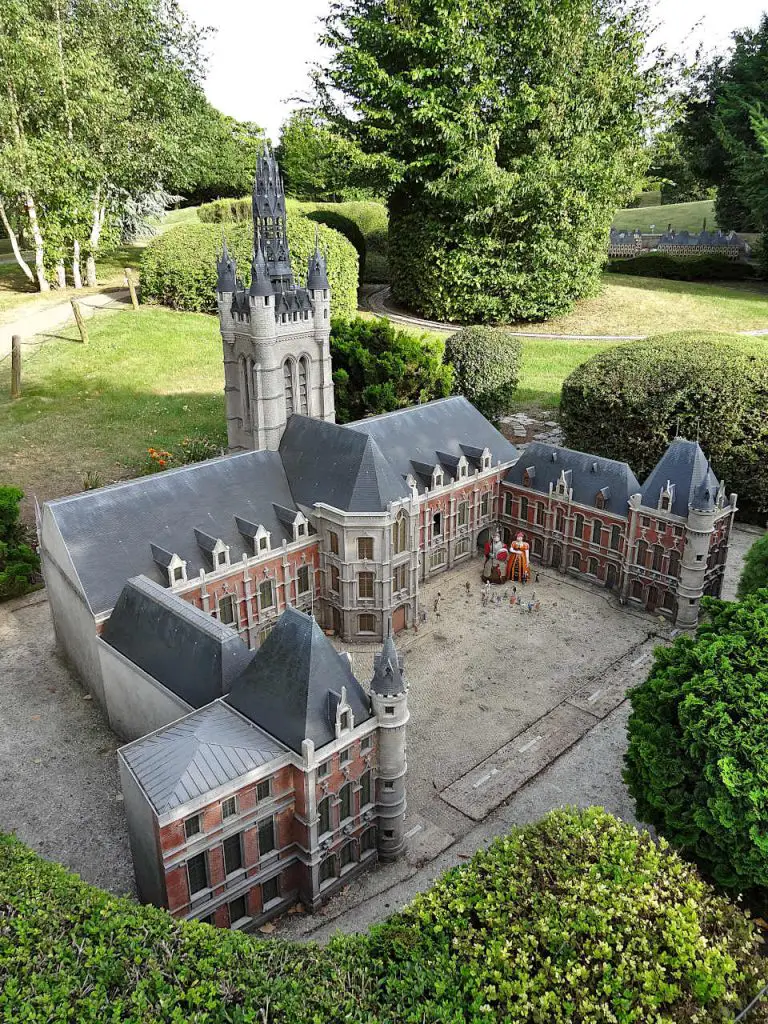 hôtel de ville de Douai à France miniature