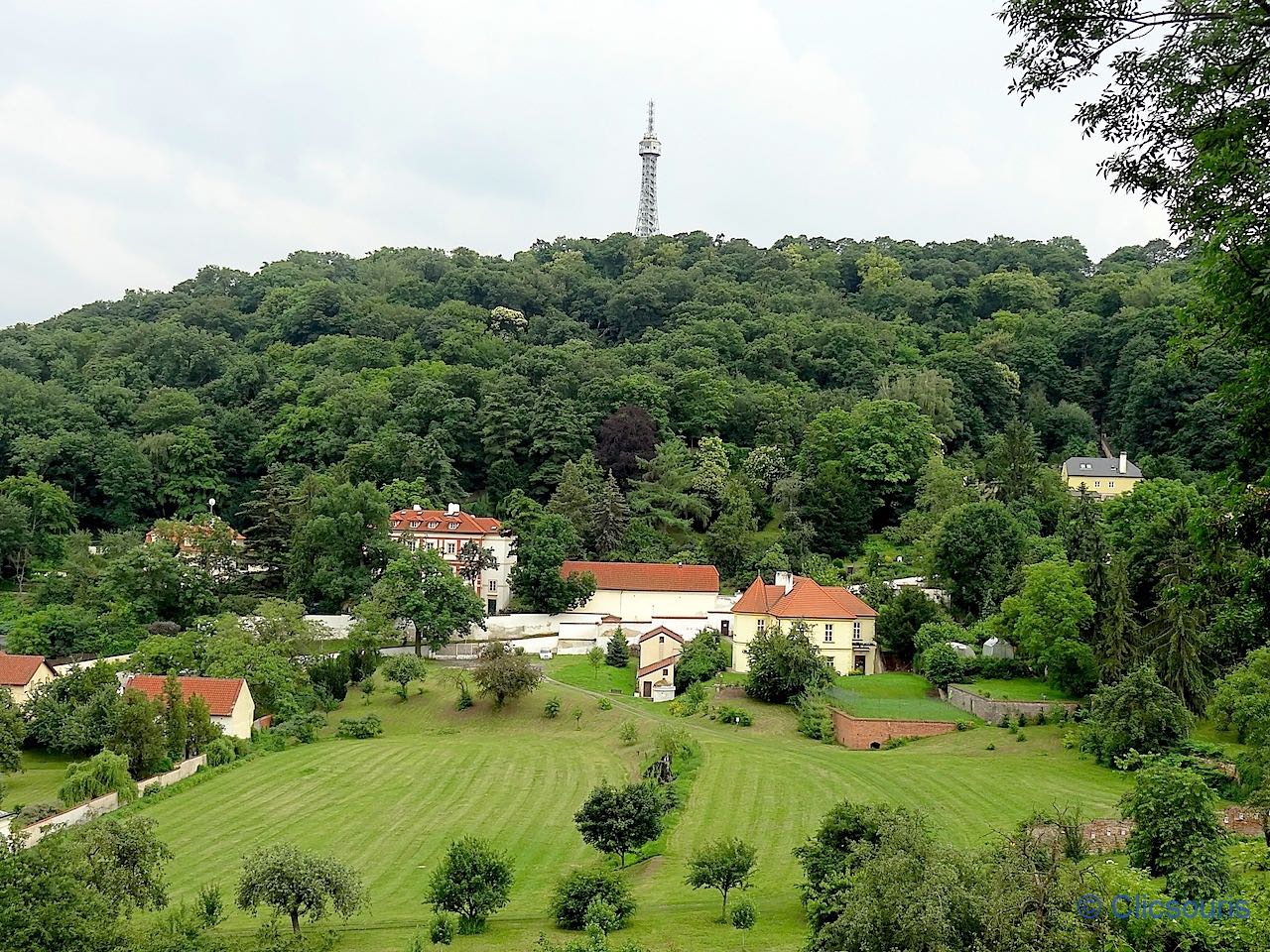 vue sur la colline de Petřin