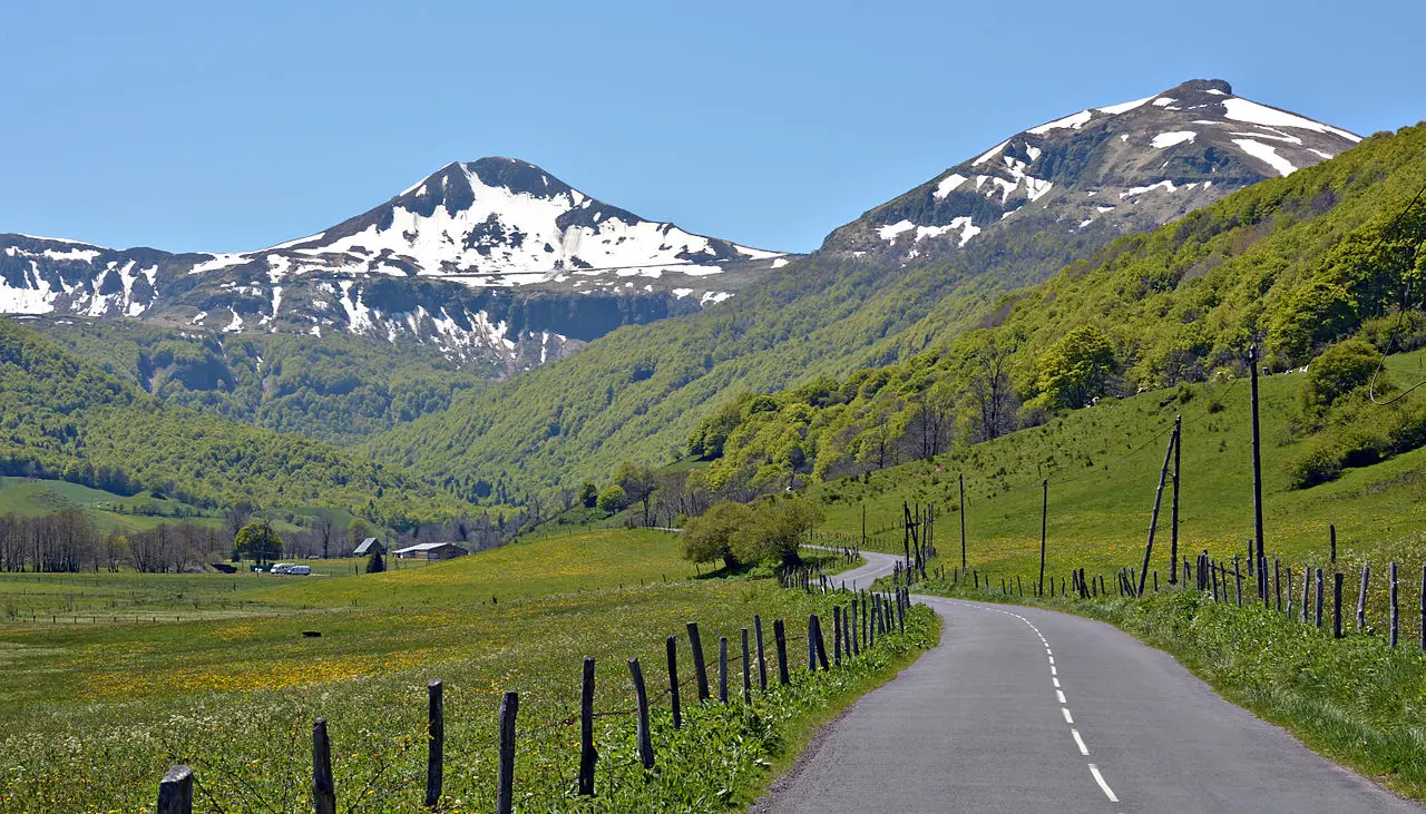 Fond de la vallée de Cheylade, dans le Cantal