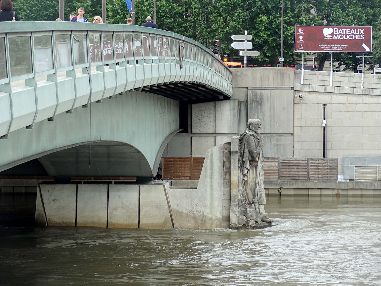 Le Zouave du Pont de L'Alma