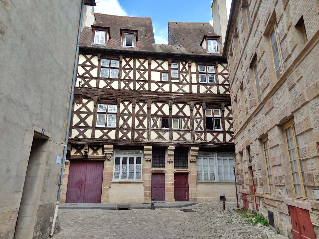 maison à pans de bois à Moulins