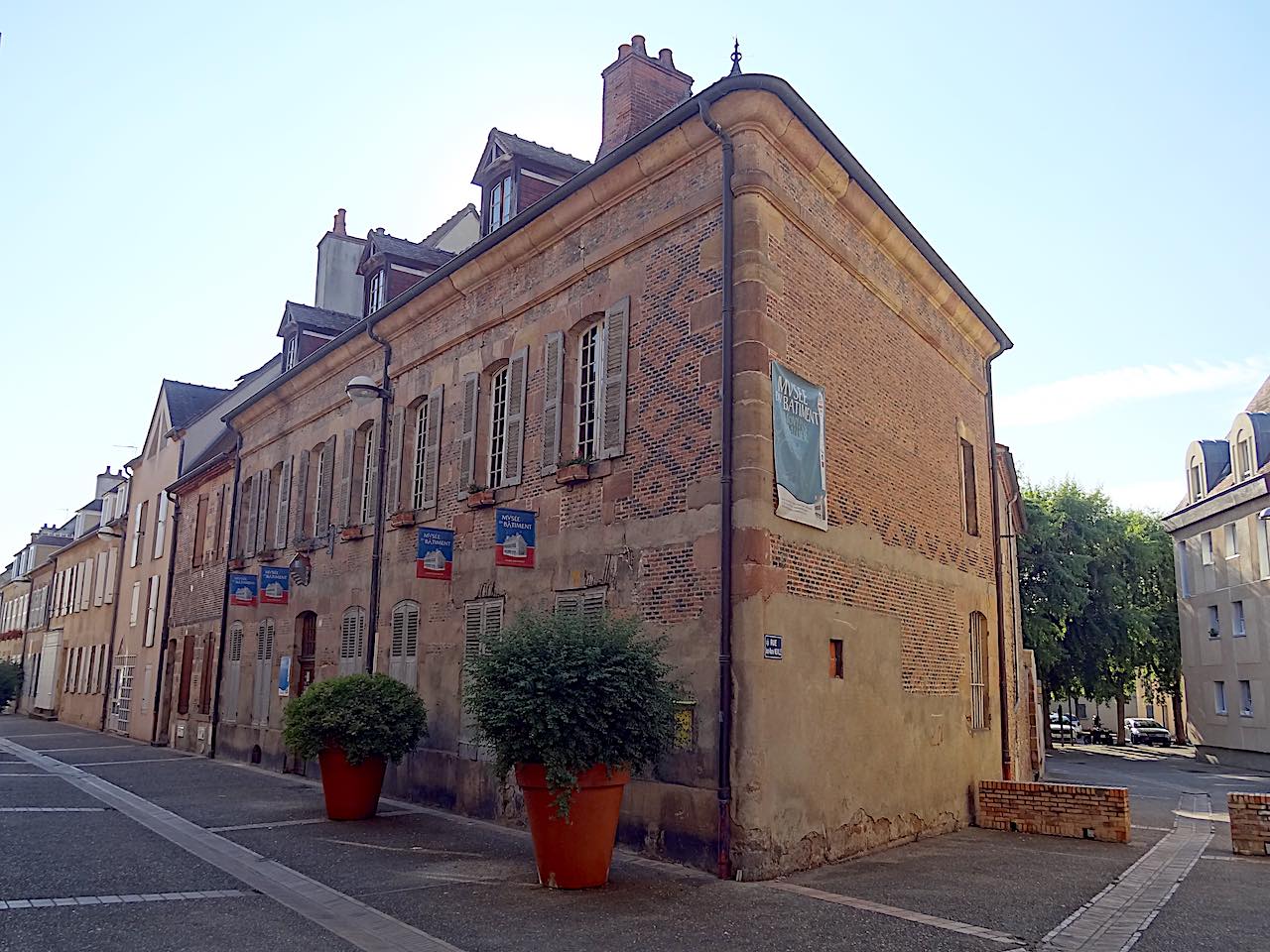 quartier des mariniers à Moulins et musée du bâtiment