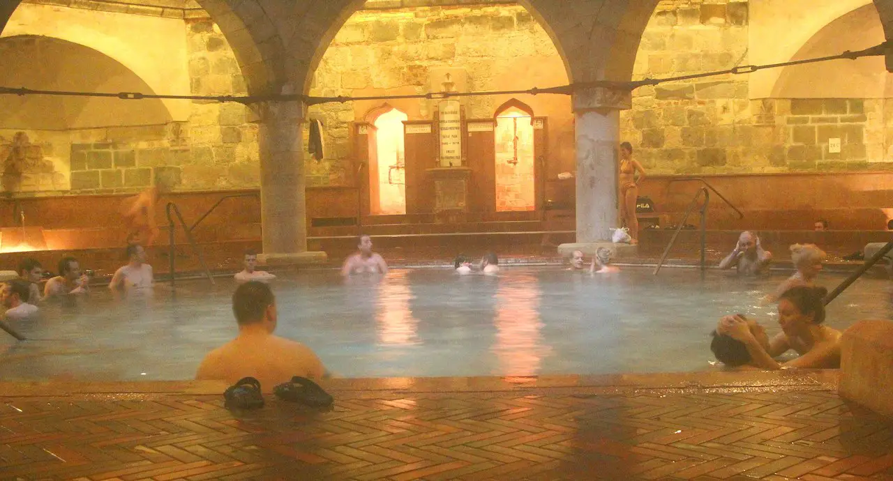 Bains Rudas à Budapest