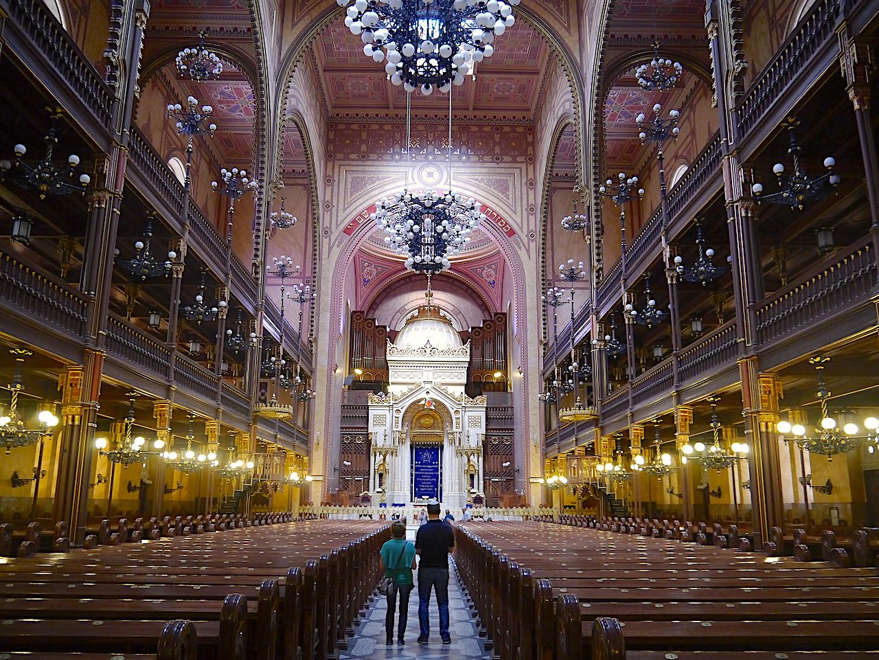 Grande synagogue de Budapest intérieur