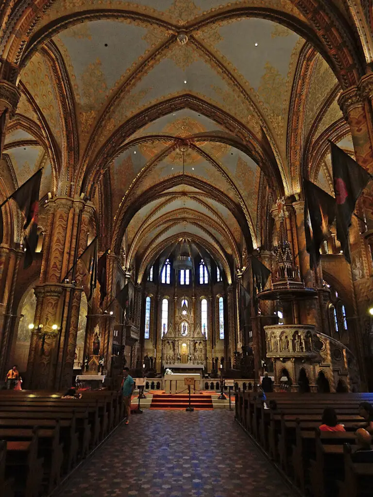 intérieur de l'église Matthias de Budapest