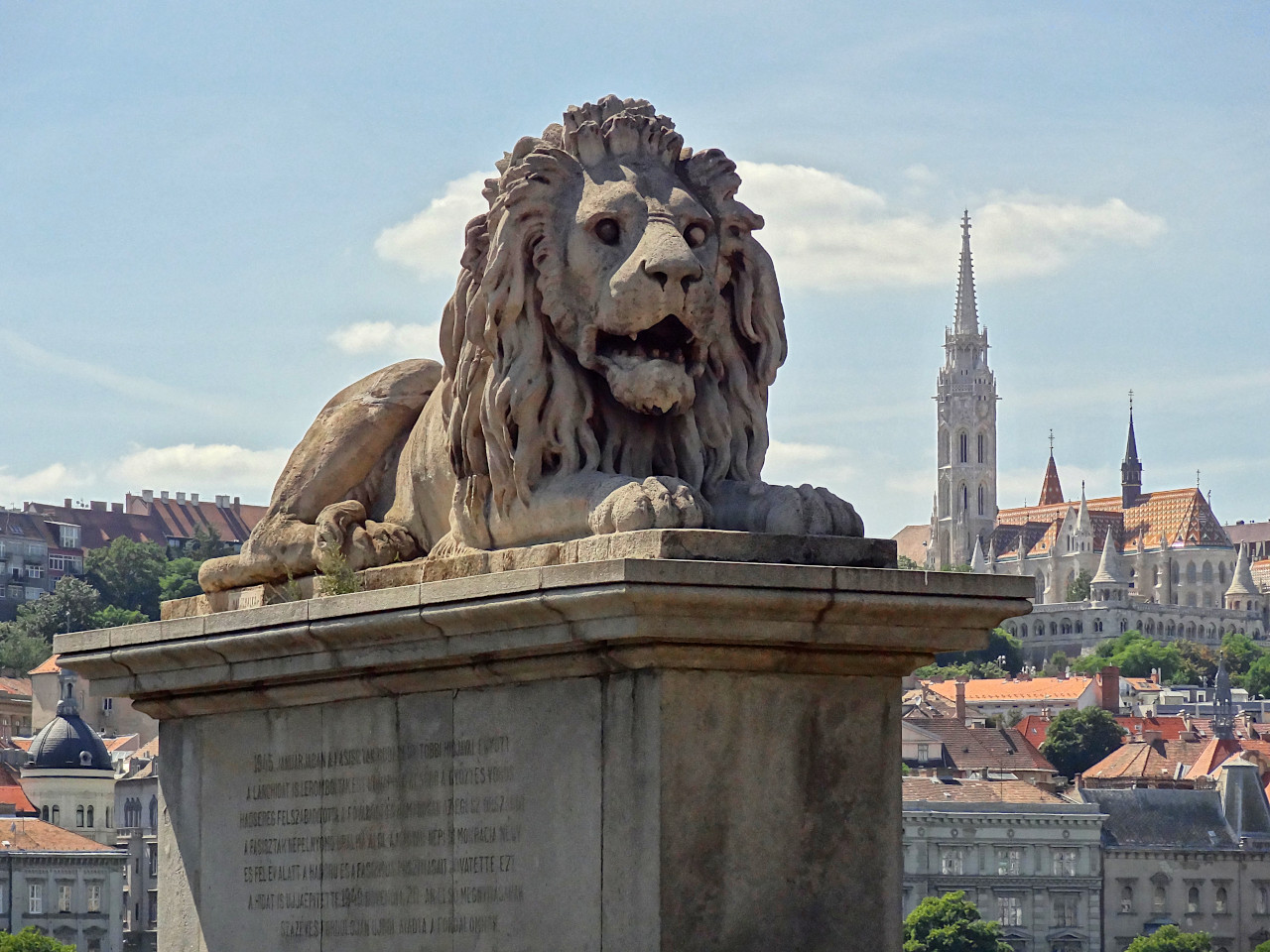 lion sur le Pont des chaînes Széchenyi de Budapest