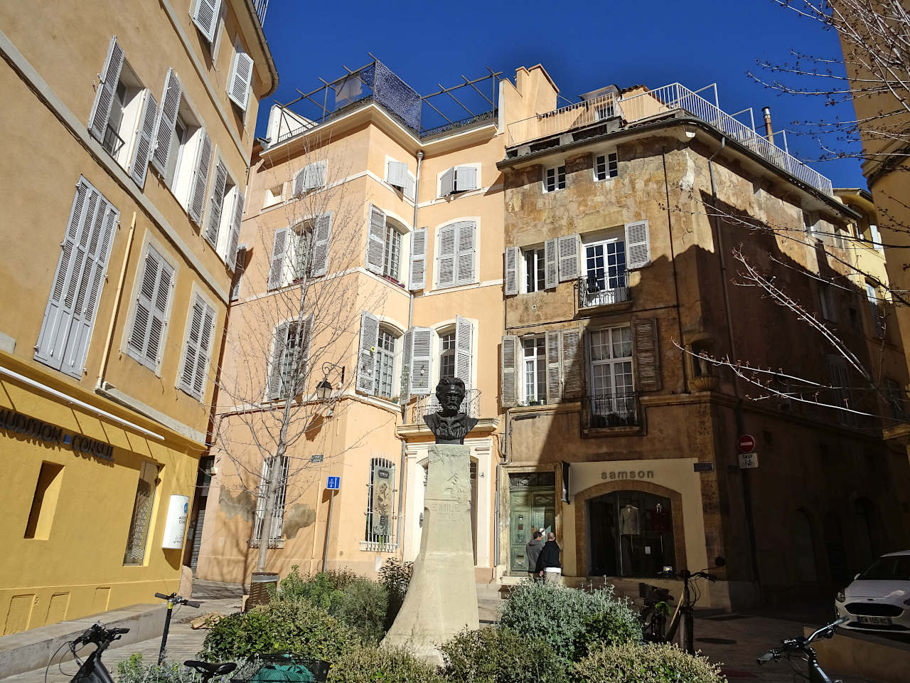 place à Aix-en-Provence