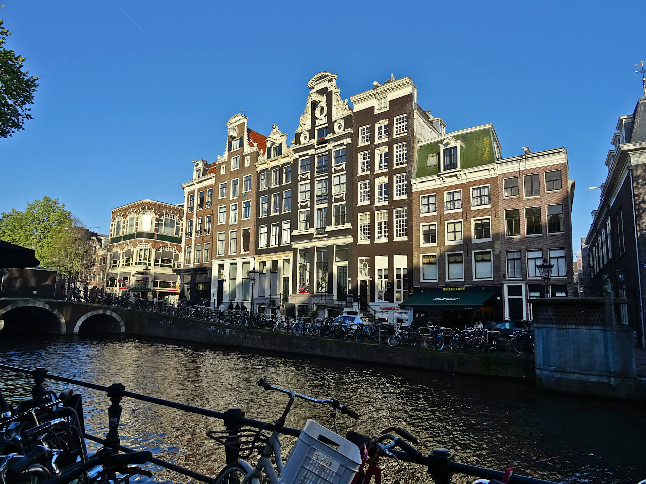 canal dans le centre d'Amsterdam
