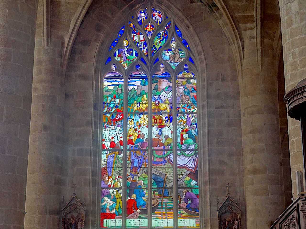 vitrail de l'église Saint-Malo de Dinan