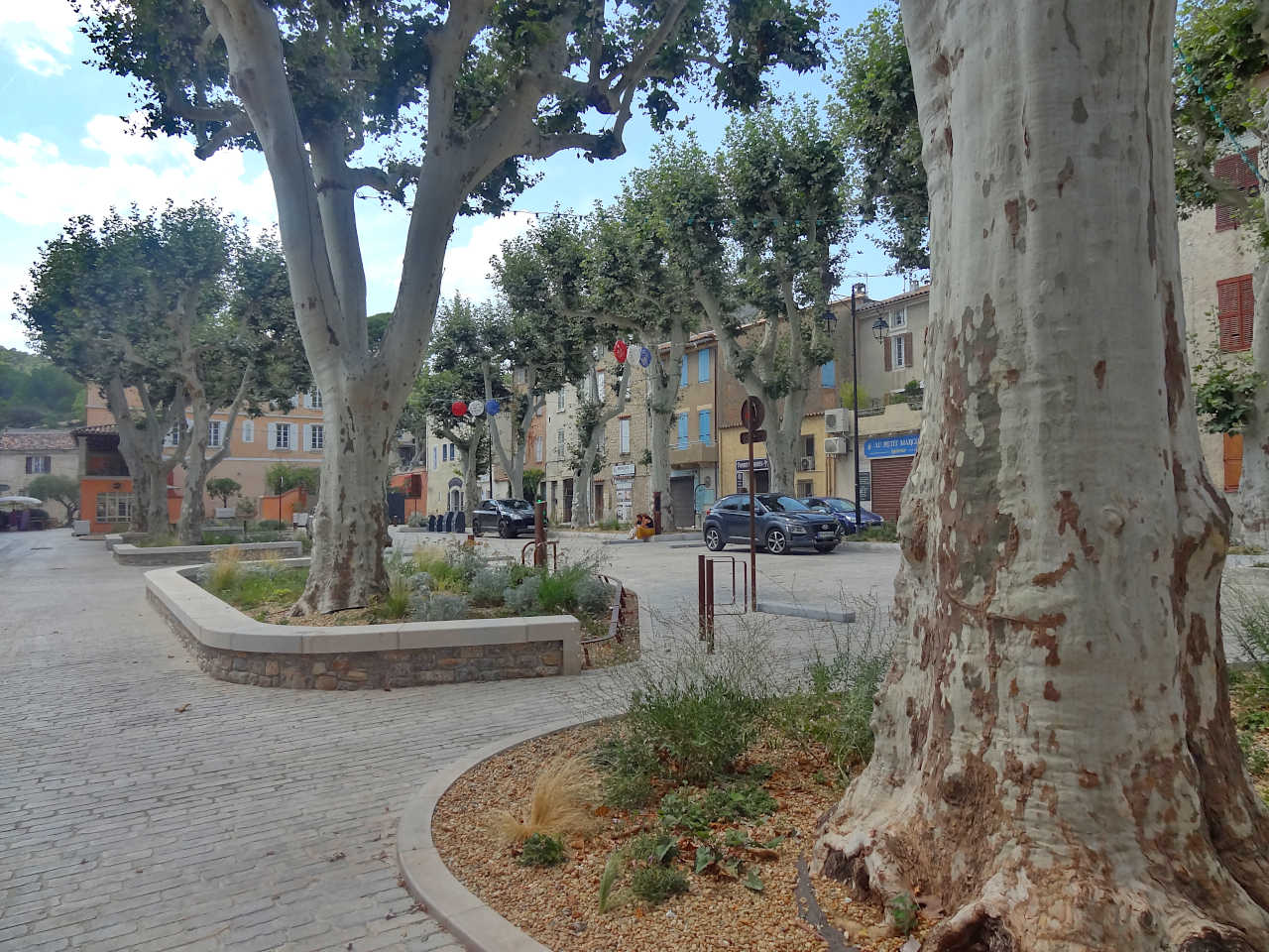 Cotignac place neuve