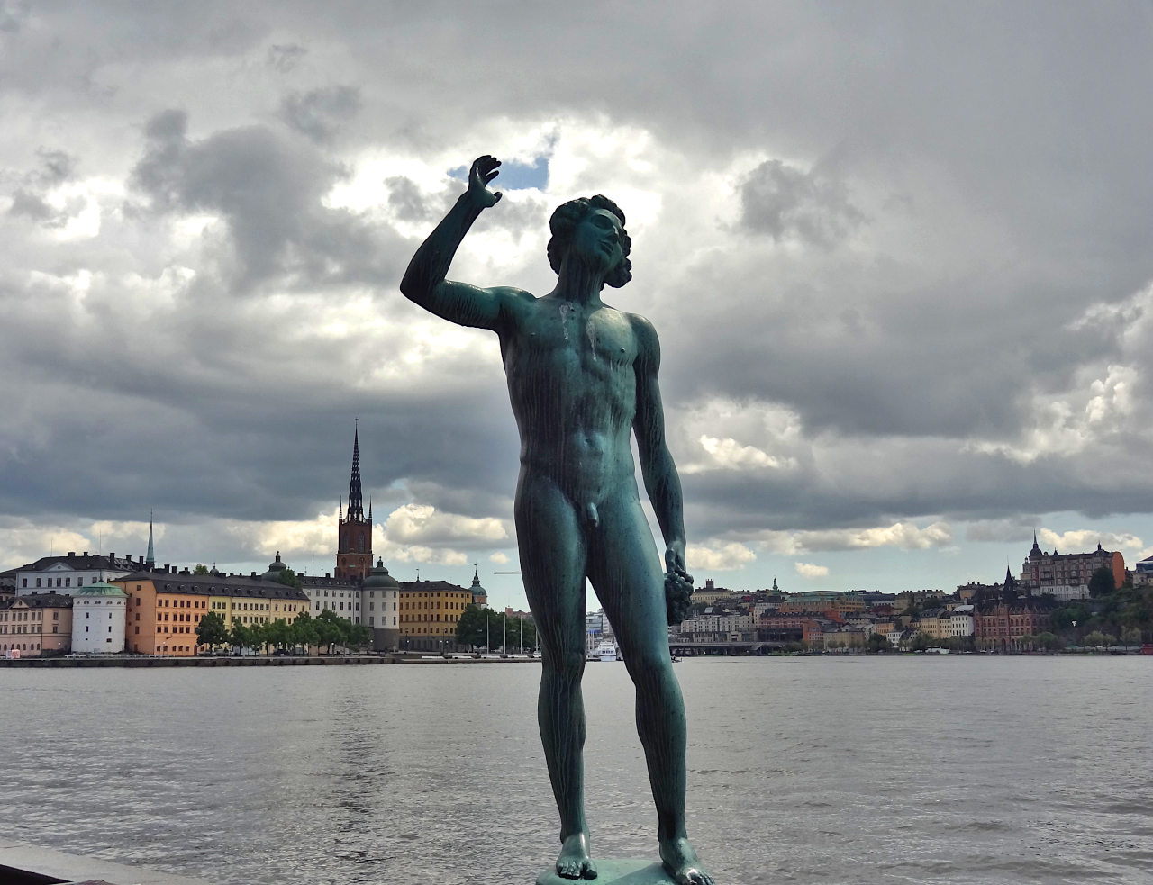 Stockholm vue depuis le jardin de l'hôtel de ville