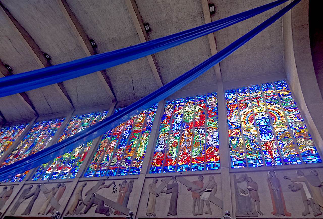 vitraux de la basilique Notre-Dame-de-la-Trinité de Blois