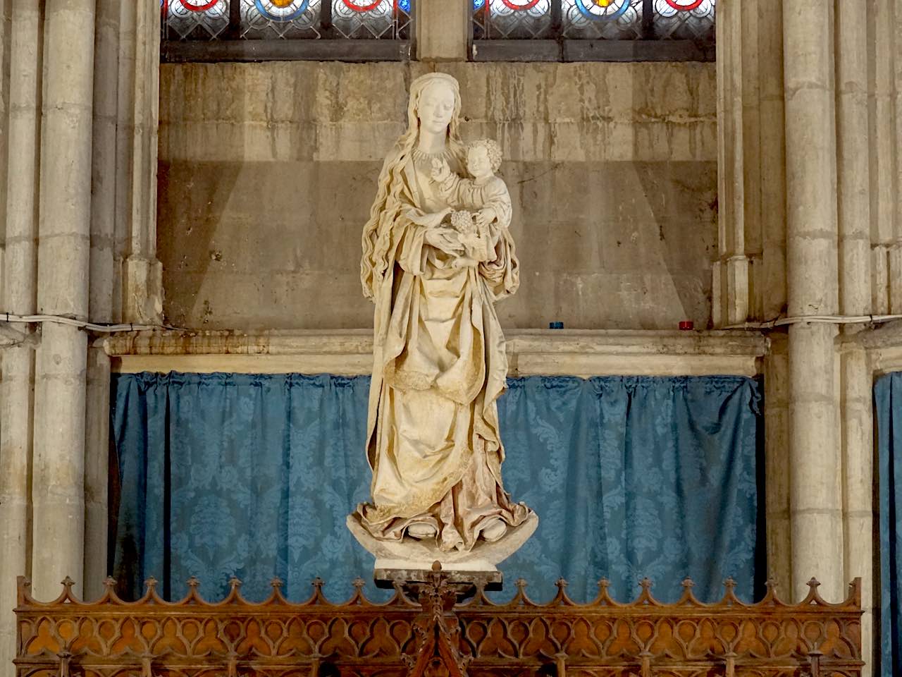 Vierge aux raisins à Troyes