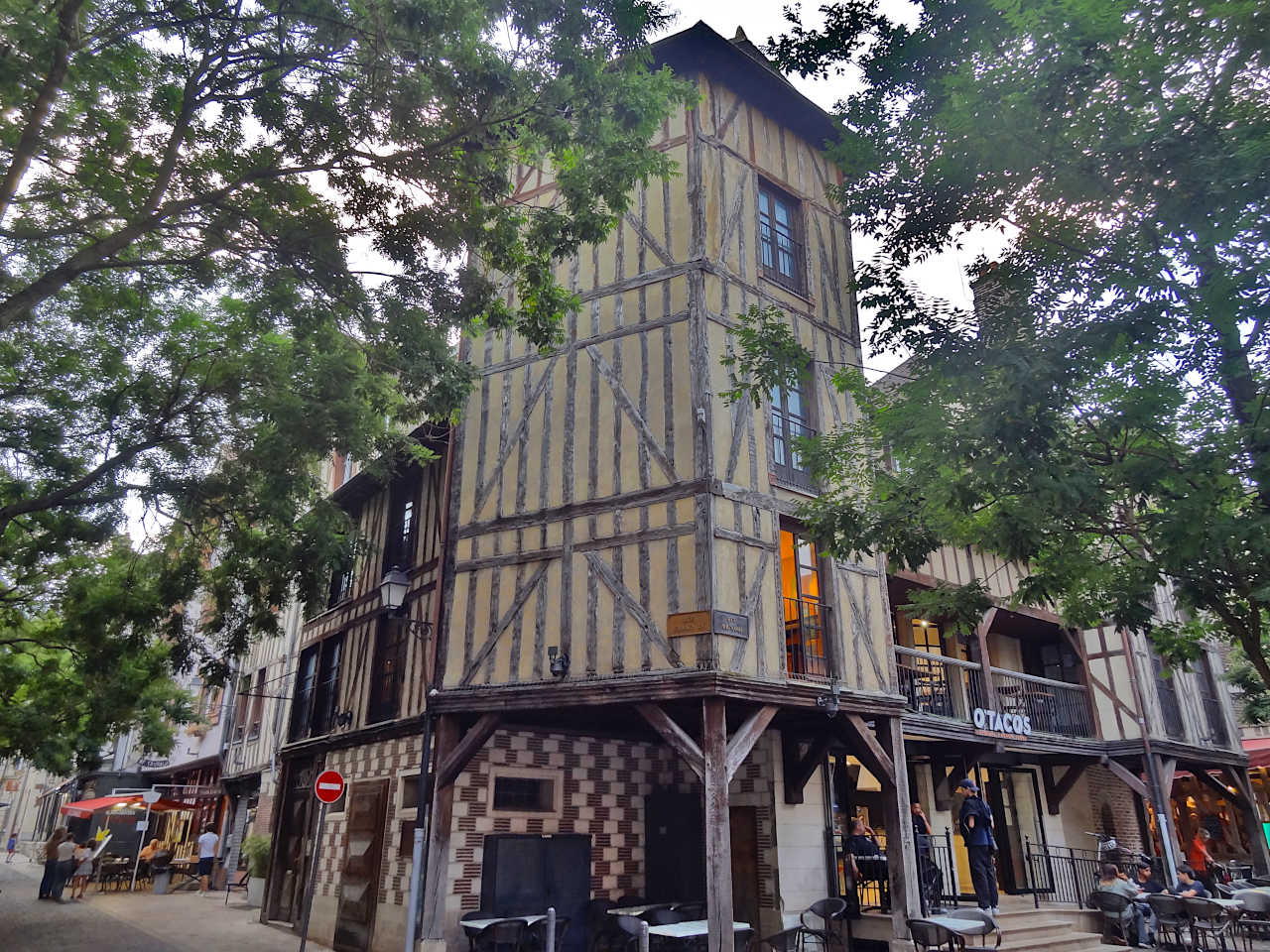 place du marché au Pain à Troyes