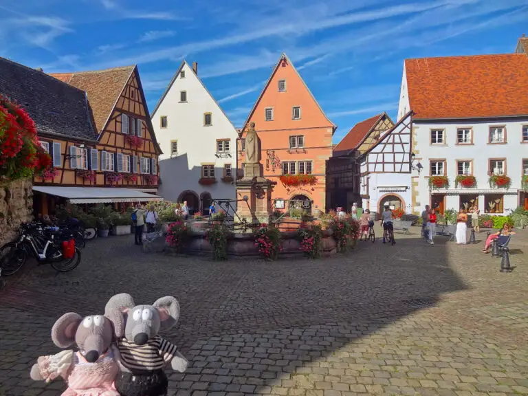 Eguisheim place du château Saint-Léon