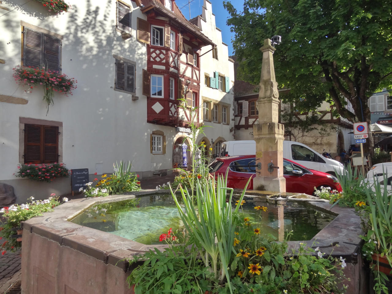 fontaine à Eguisheim