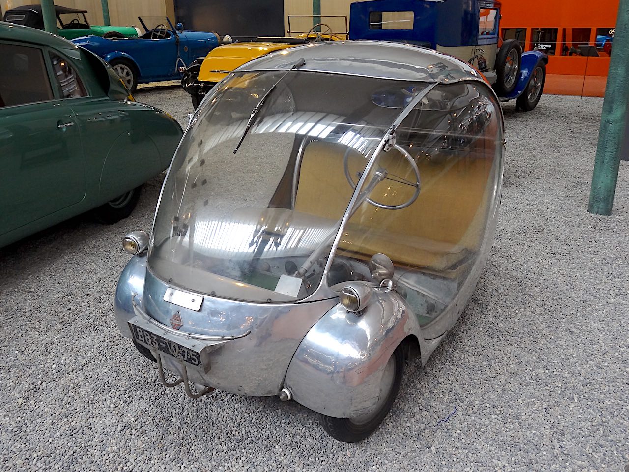 musée national de l'Automobile Arzens l'oeuf