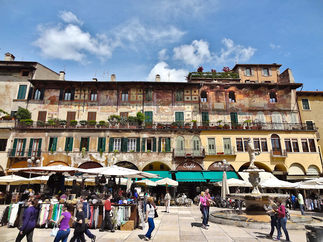 Piazza delle Erbe à Vérone