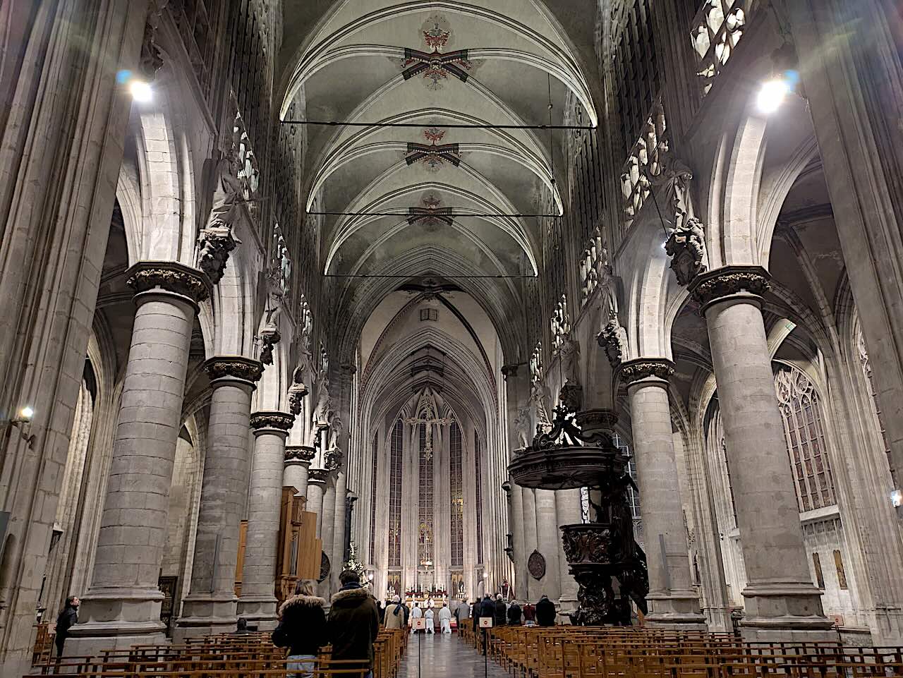 nef de l'église Notre-Dame-du-Sablon