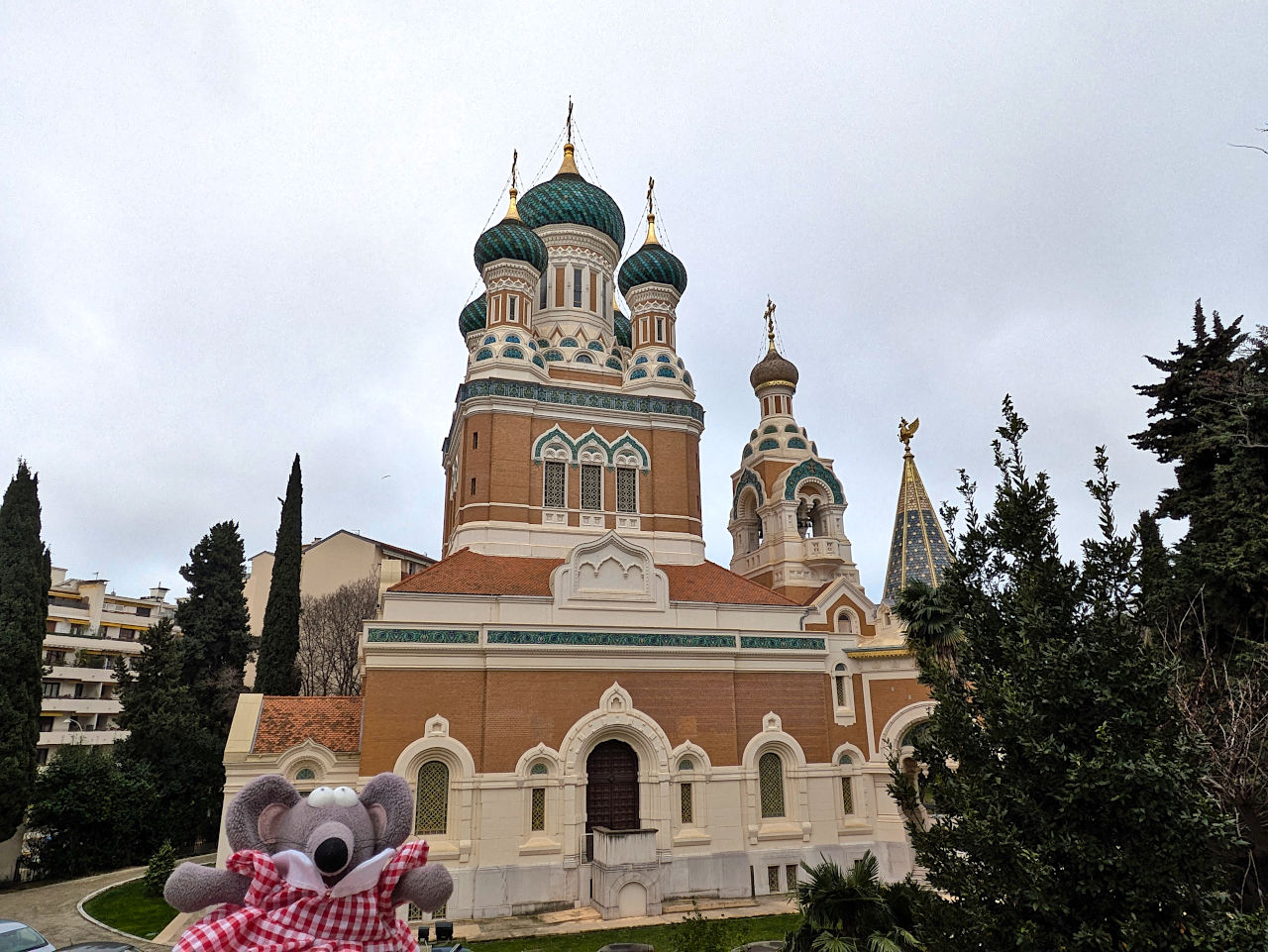 église russe de Nice vue de côté