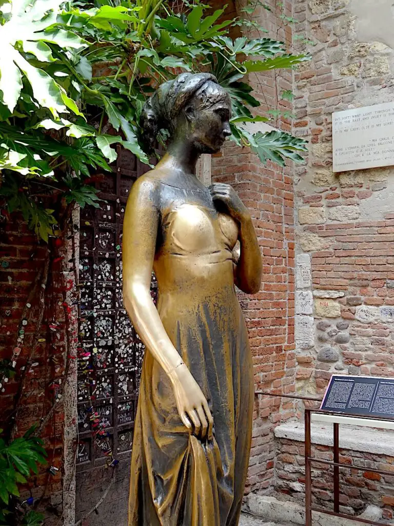 statue de Juliette à Vérone