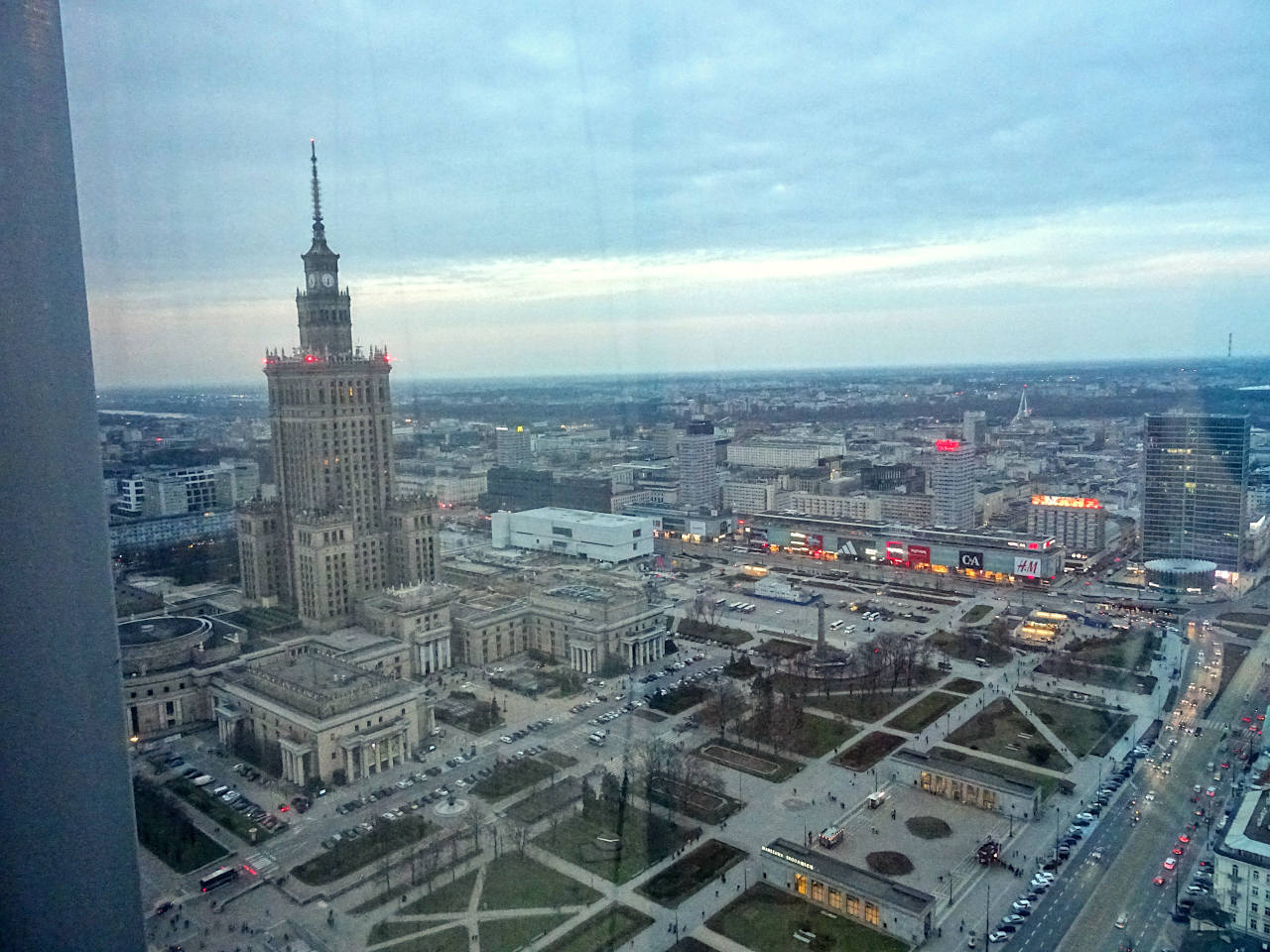vue sur le monument science et culture de Varsovie