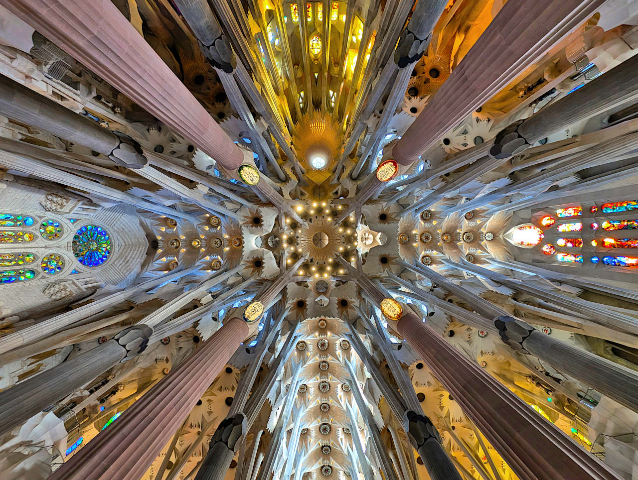 intérieur de la Sagrada Familia