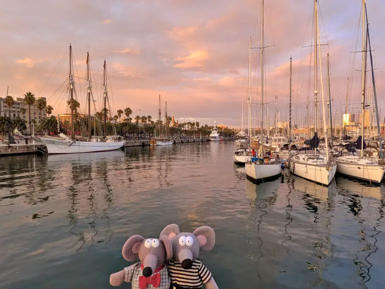 vieux port de Barcelone coucher de soleil