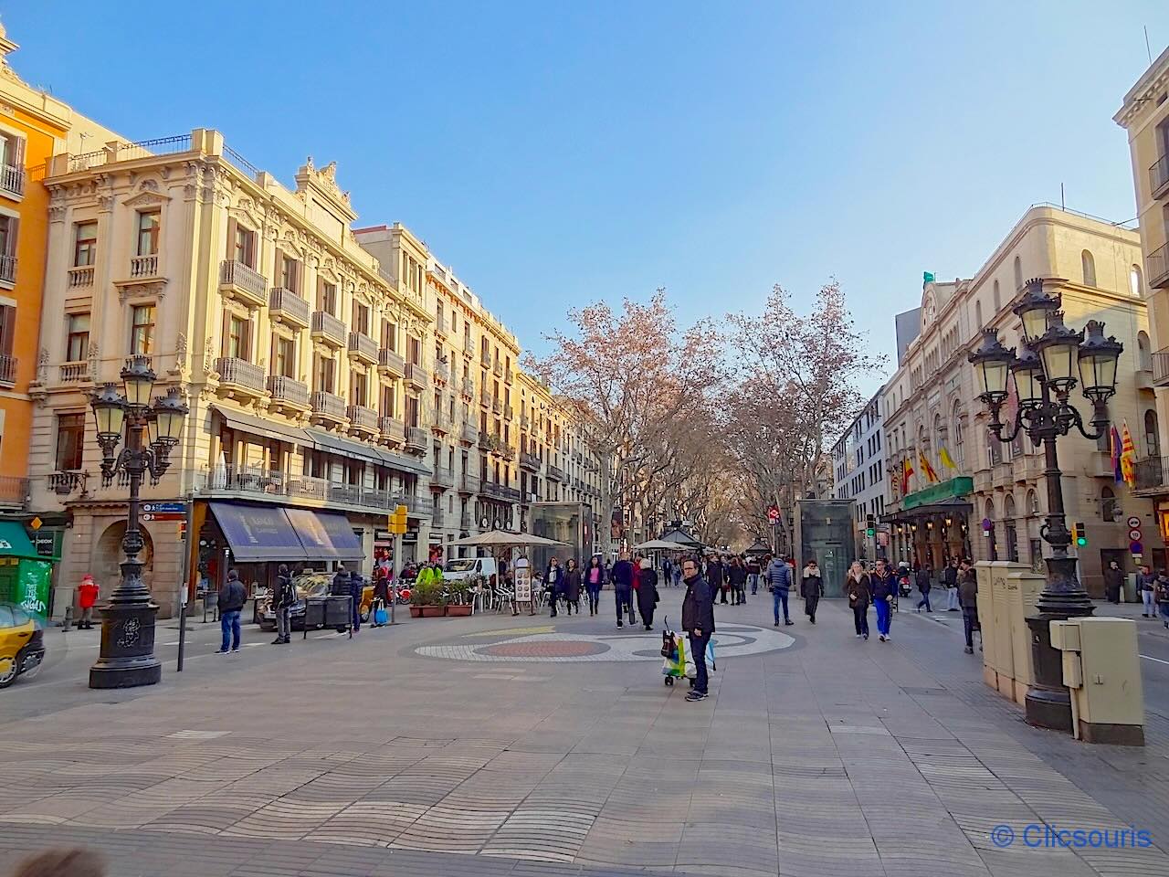 Rambla et mosaïque de Miro