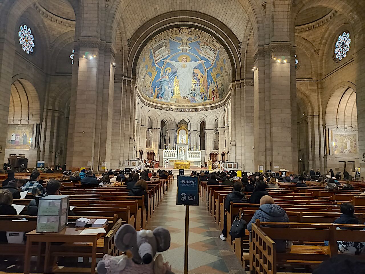intérieur de la basilique de Montmartre 