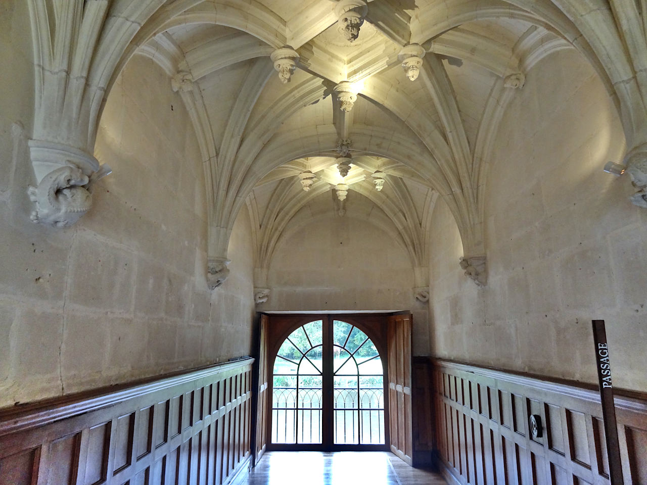 passage couvert d'Azay-le-Rideau