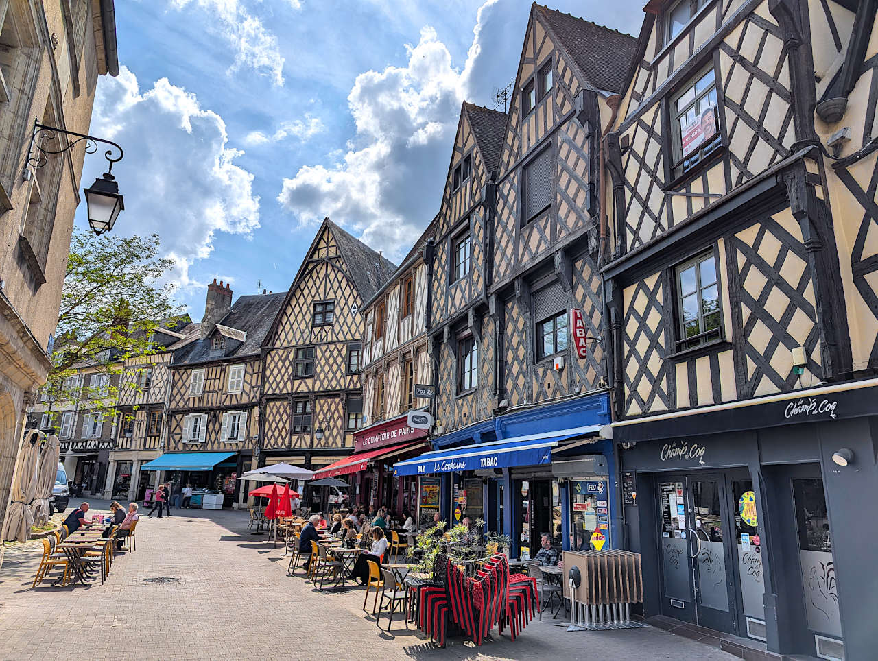 Rue Jean Girard de Bourges
