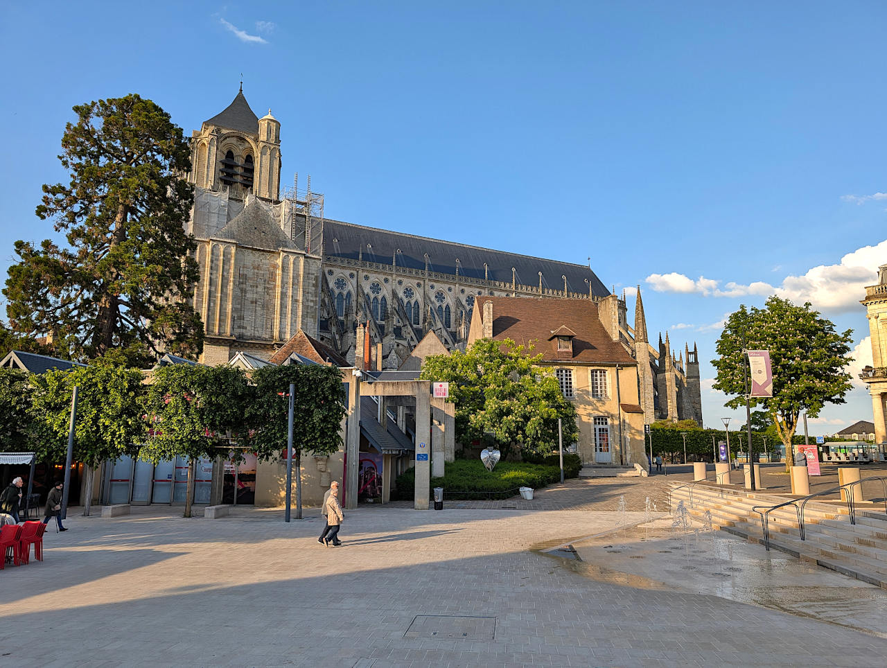 place Simone Veil de Bourges