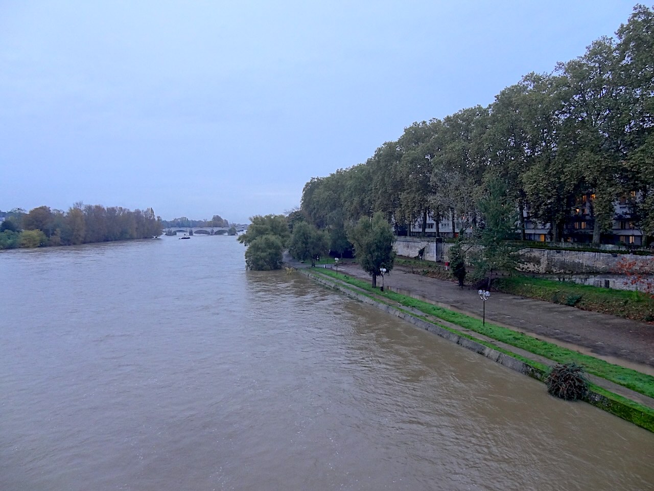 quais de la Loire à Tours