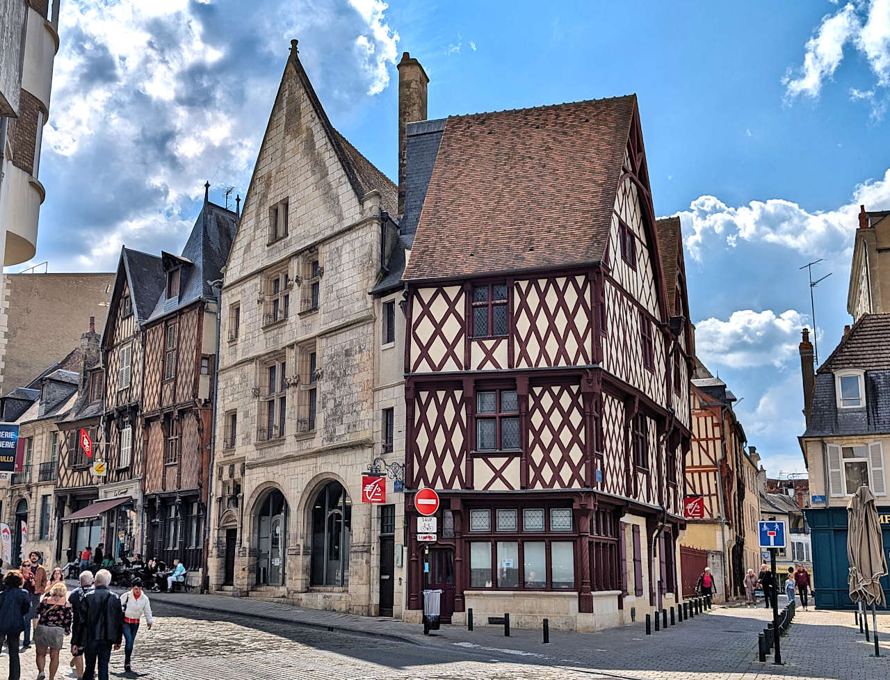 rue Pelvoysin Bourges