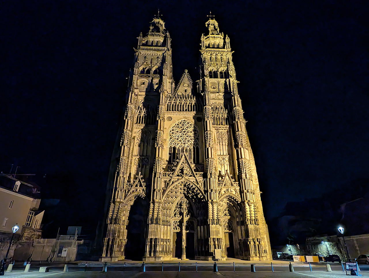 Cathédrale Saint-Gatien de Tours de nuit