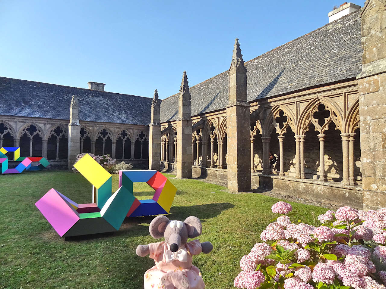 Cloître de la cathédrale de Tréguier