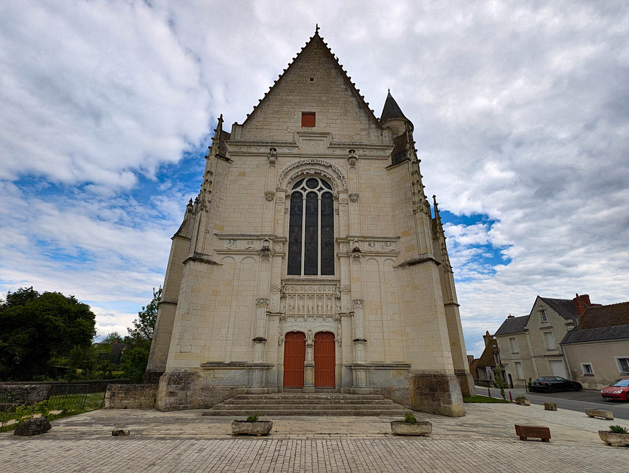Montrésor collégiale