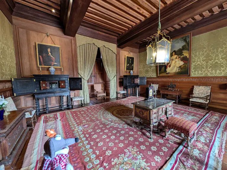 Visiter le château de Serrant : mon avis et expérience - La souris ...