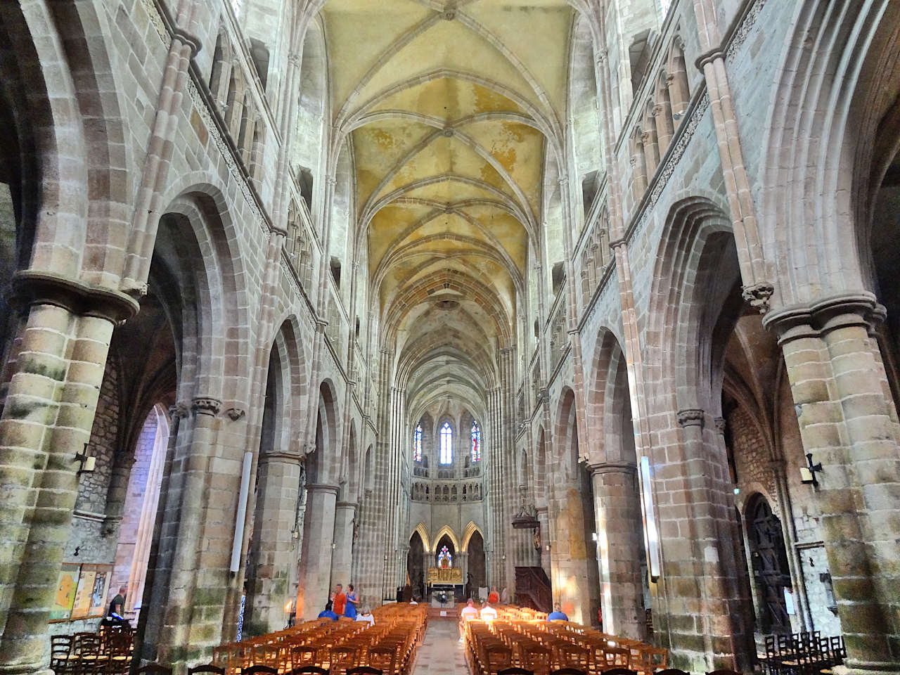 cathédrale de Tréguier intérieur 