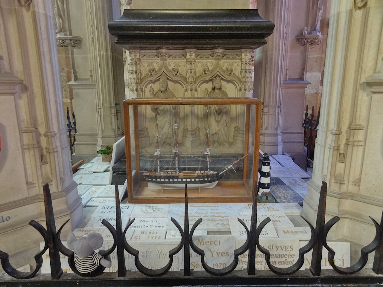 cathédrale de Tréguier intérieur 5