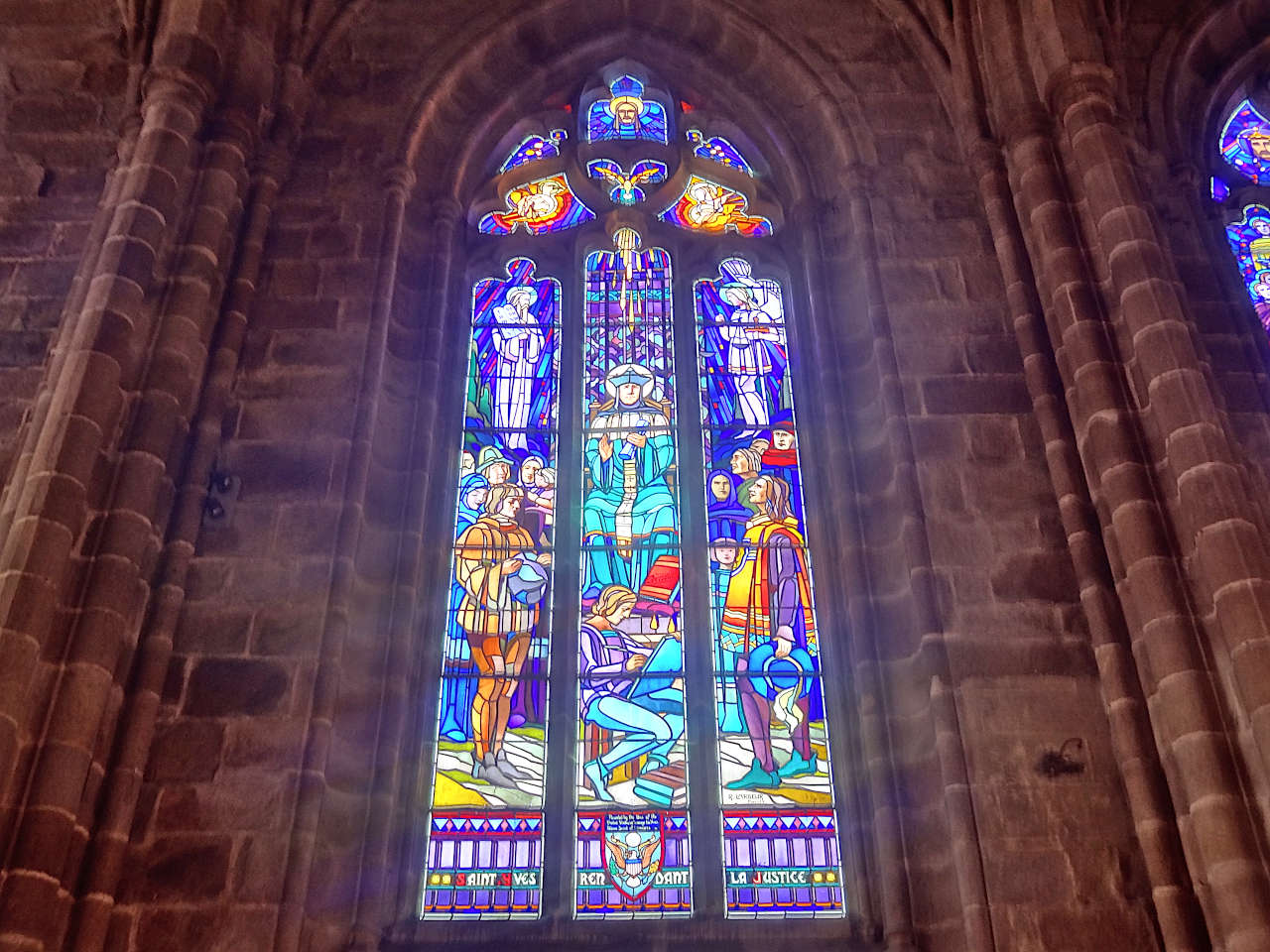 cathédrale de Tréguier vitraux 2