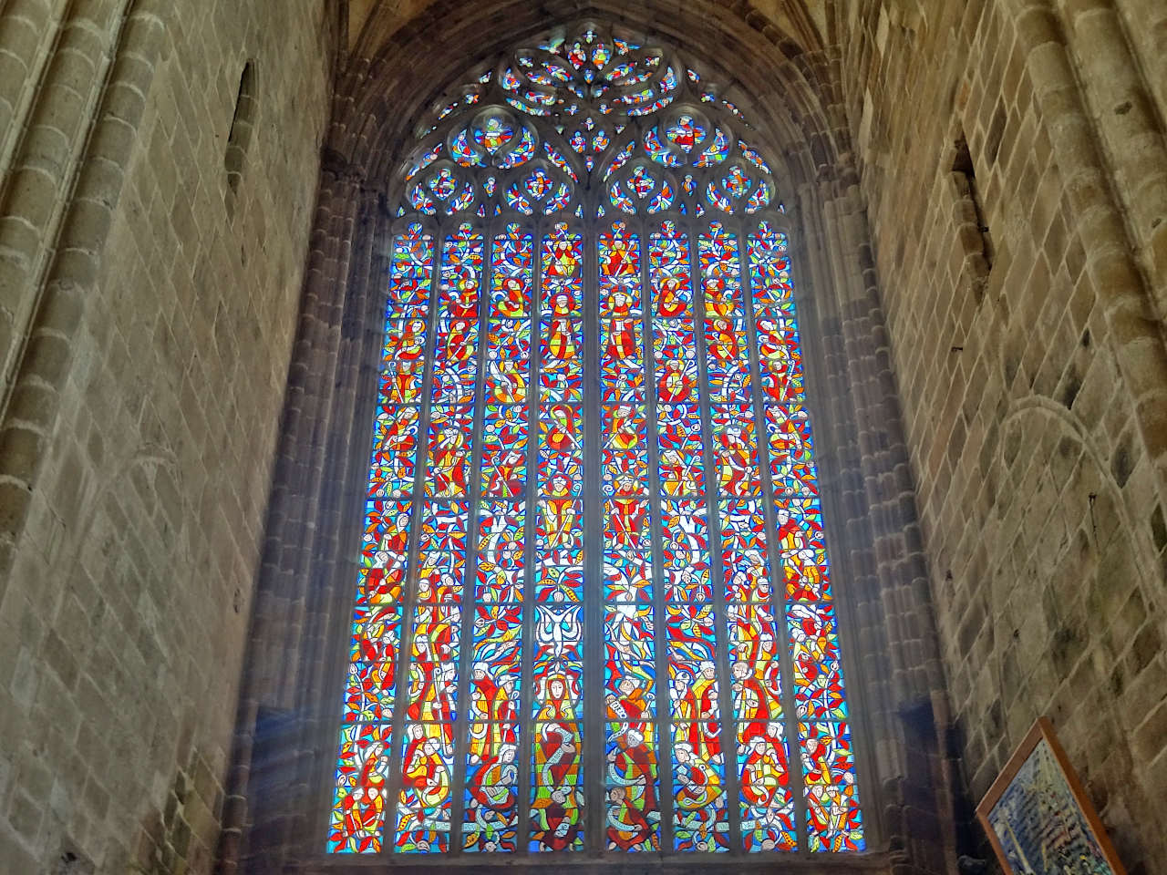 cathédrale de Tréguier vitraux 