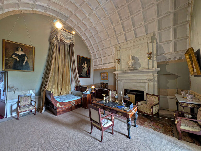 Visiter le château de Serrant : mon avis et expérience - La souris ...