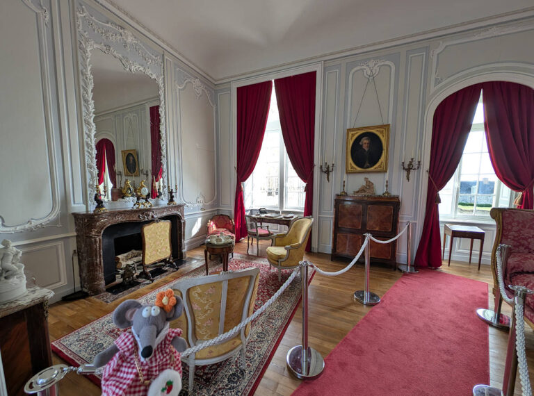 Visiter le château de Serrant : mon avis et expérience - La souris ...