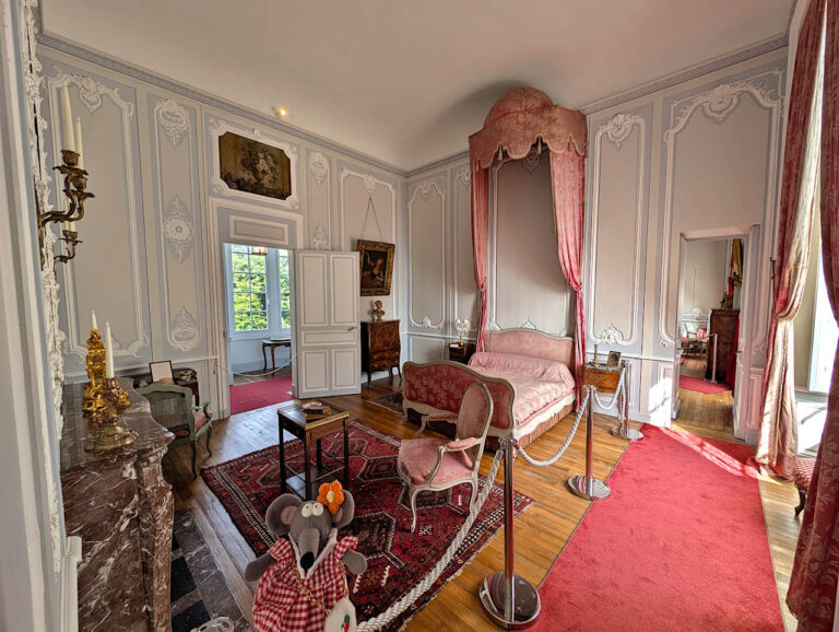Visiter le château de Serrant : mon avis et expérience - La souris ...