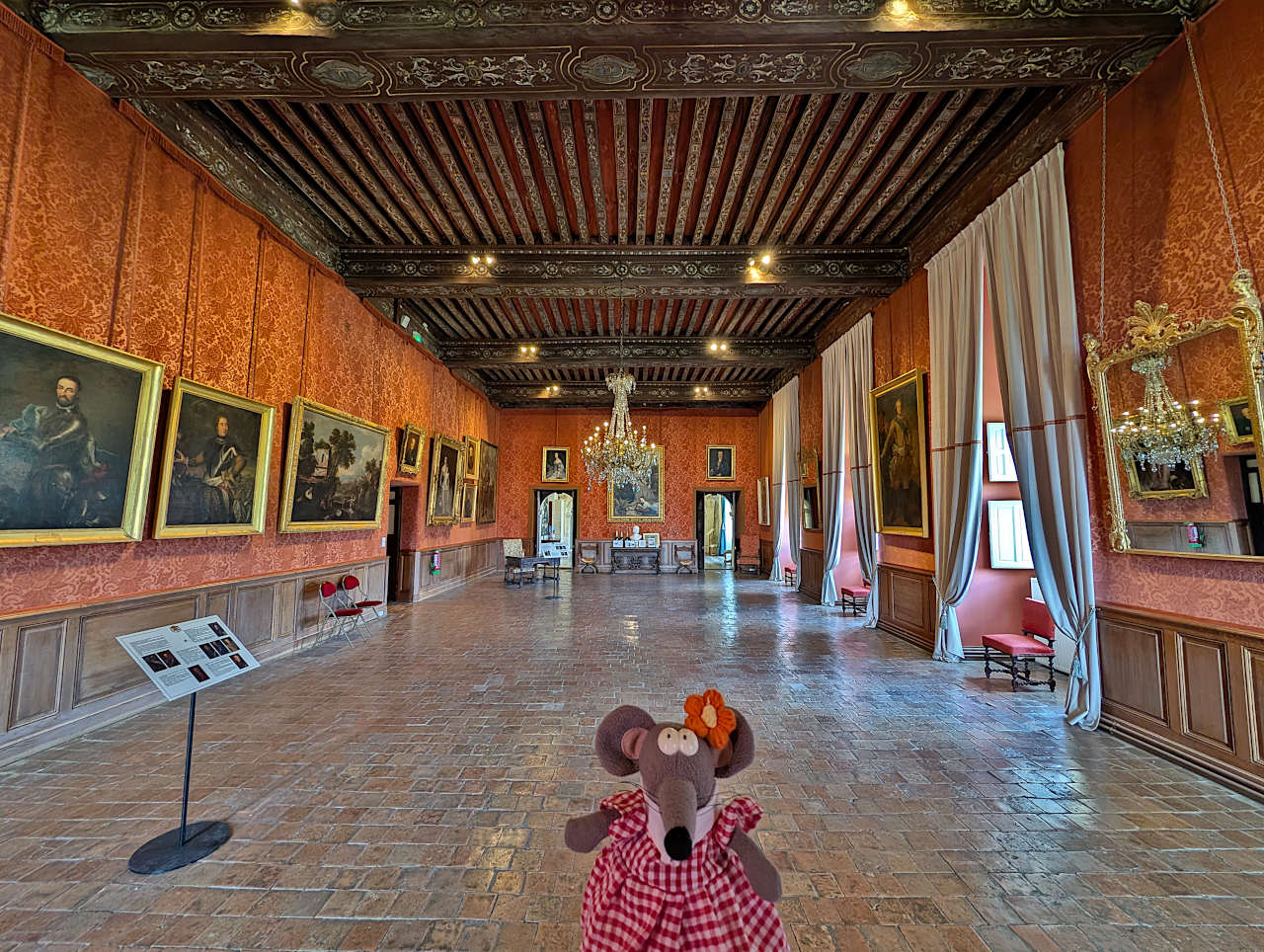 galerie des portraits du château de Brissac